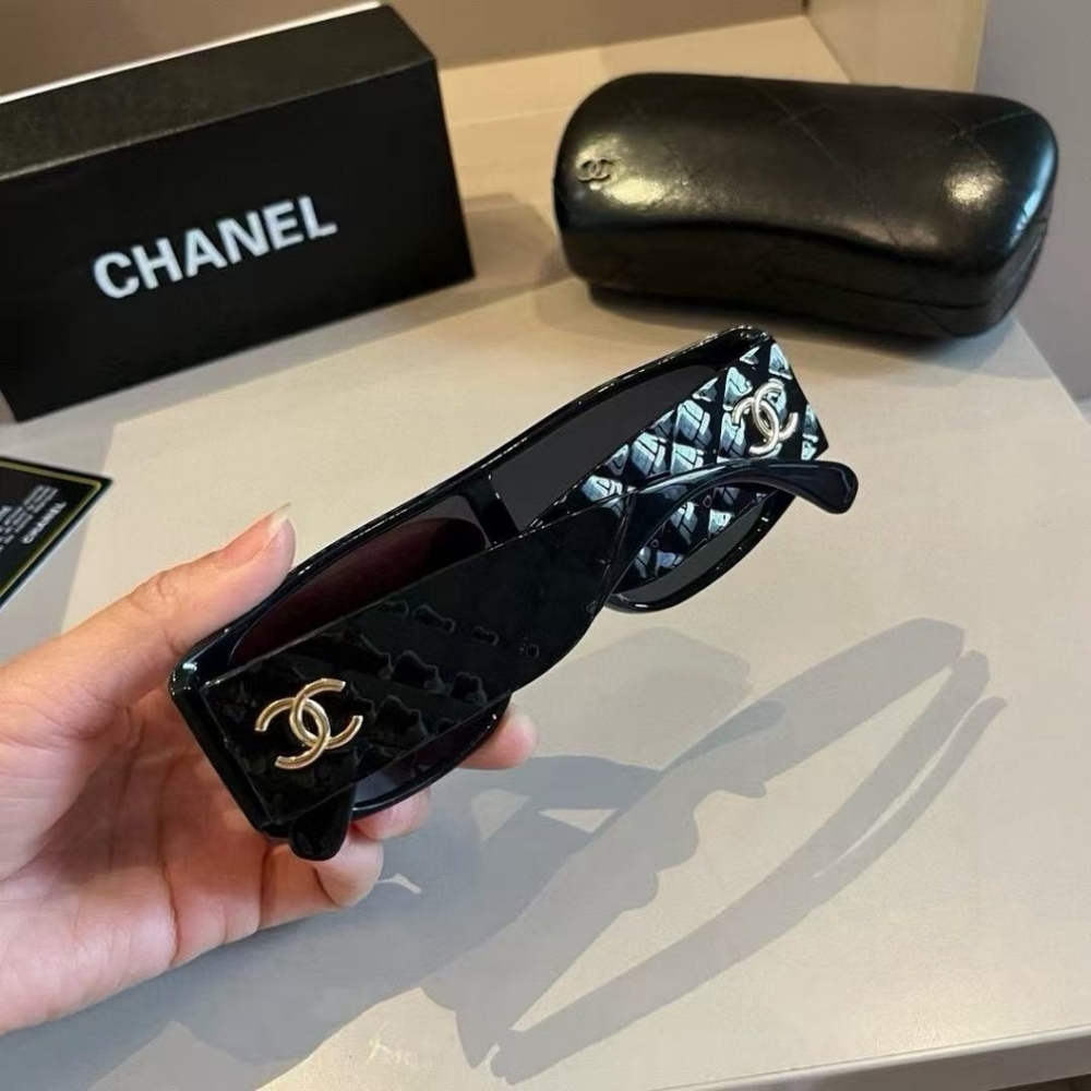 CHANEL Matelasse Sunglasses Black - Picture 5 of 8